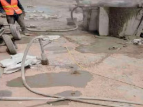 河口水泥混凝土路面板底注浆技术 路面脱空注浆整治方案